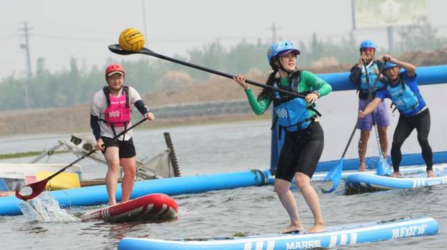 在玉湖建了, 桨板就会像, 赛艇