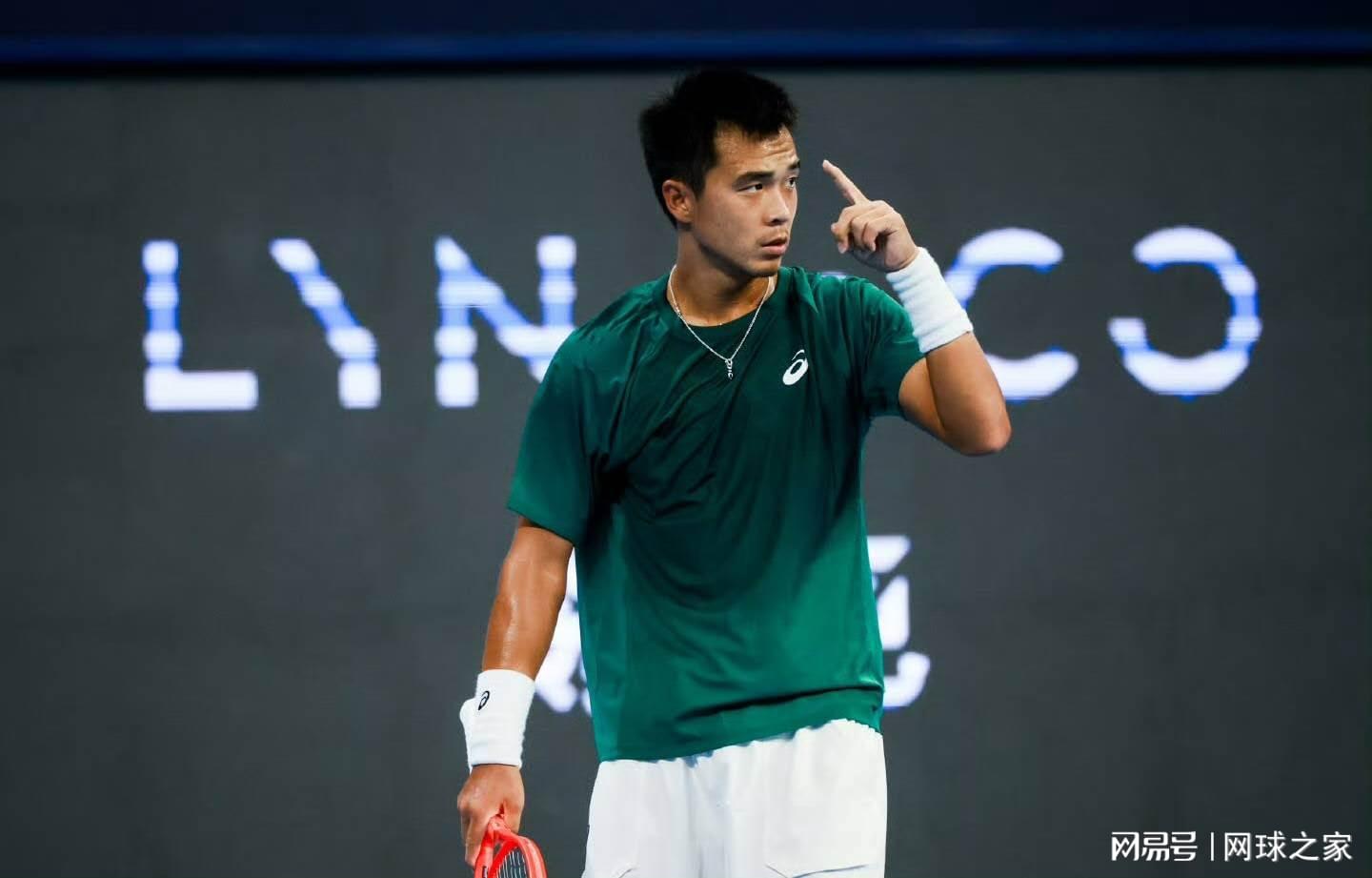 关机构允诺, 而正赛的三