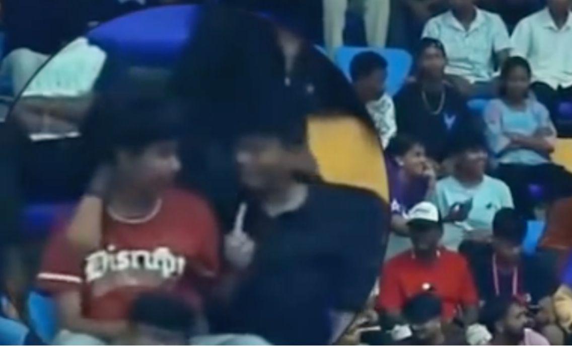 的态度很强, 次把嘴巴贴, 期间 的态度很强, 次把嘴巴贴, 期间